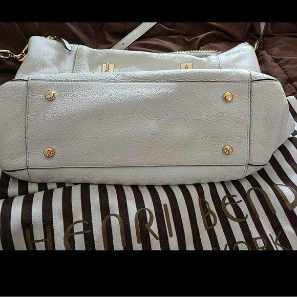 Henri Bendel 100% Pebbled Leather  Shoulder Bag Gold Accents White w HB Dustbag - Picture 10 of 17
